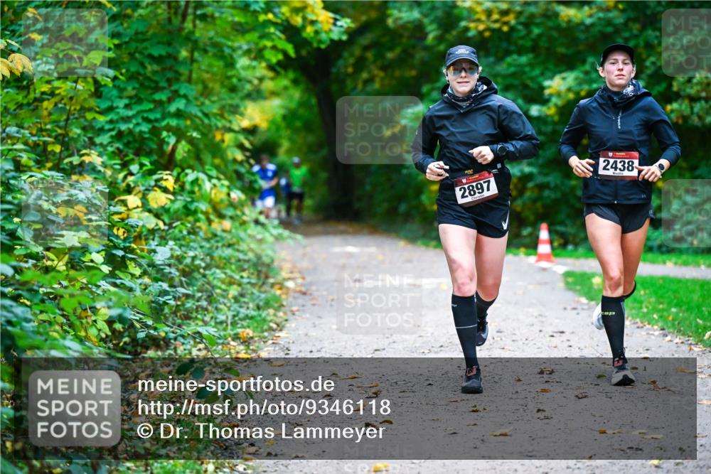 12.10.2025 - Bramfelder Halbmarathon 2025 Dr. Thomas Lammeyer http://msf.ph/oto/9346118 12.10.2025 10:18:48 Laufen 24630, 2897, 2438 meine-sportfotos.de