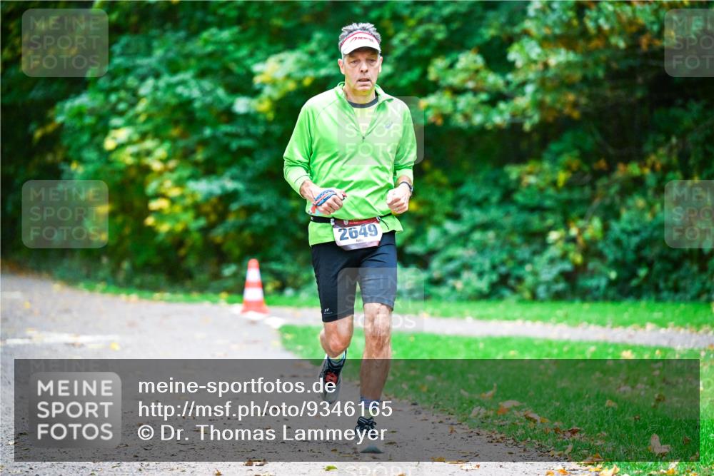 12.10.2025 - Bramfelder Halbmarathon 2025 Dr. Thomas Lammeyer http://msf.ph/oto/9346165 12.10.2025 10:19:03 Laufen 2649 meine-sportfotos.de