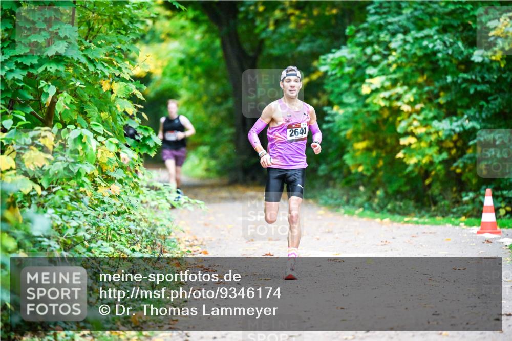 12.10.2025 - Bramfelder Halbmarathon 2025 Dr. Thomas Lammeyer http://msf.ph/oto/9346174 12.10.2025 10:19:06 Laufen 2640 meine-sportfotos.de