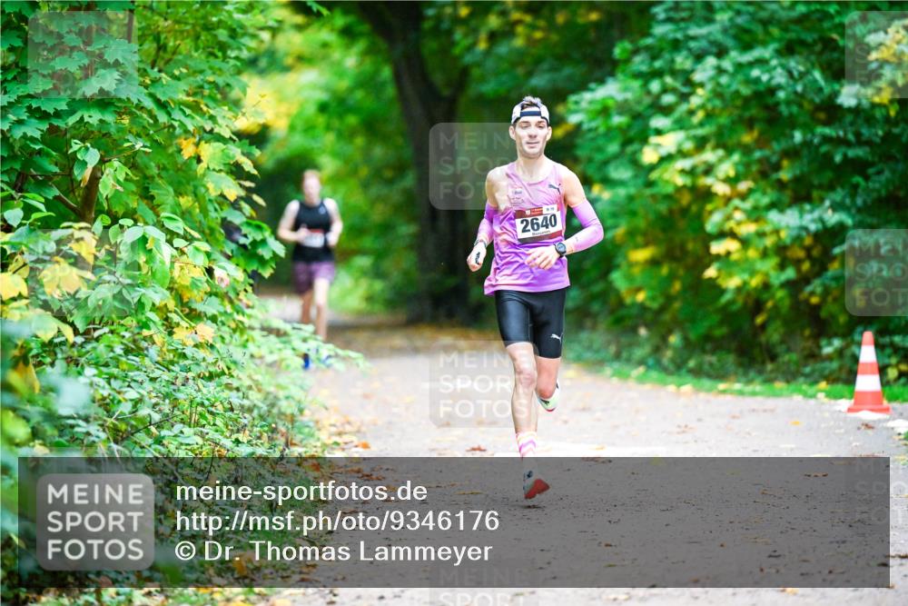 12.10.2025 - Bramfelder Halbmarathon 2025 Dr. Thomas Lammeyer http://msf.ph/oto/9346176 12.10.2025 10:19:06 Laufen 879, 2640 meine-sportfotos.de
