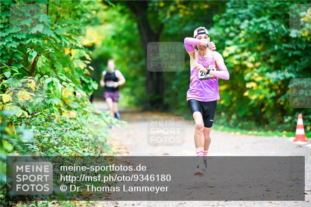 12.10.2025 - Bramfelder Halbmarathon 2025 Dr. Thomas Lammeyer http://msf.ph/oto/9346180 12.10.2025 10:19:07 Laufen 20, 79 meine-sportfotos.de