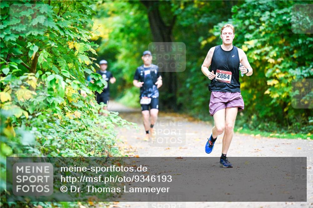 12.10.2025 - Bramfelder Halbmarathon 2025 Dr. Thomas Lammeyer http://msf.ph/oto/9346193 12.10.2025 10:19:13 Laufen 2864 meine-sportfotos.de