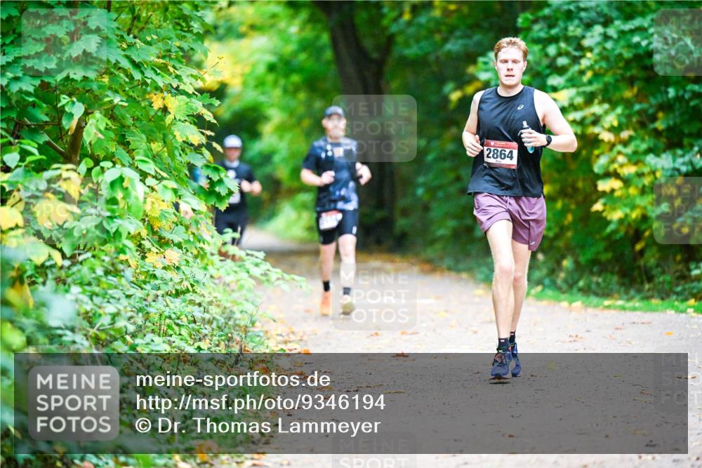 12.10.2025 - Bramfelder Halbmarathon 2025 Dr. Thomas Lammeyer http://msf.ph/oto/9346194 12.10.2025 10:19:13 Laufen 2864 meine-sportfotos.de