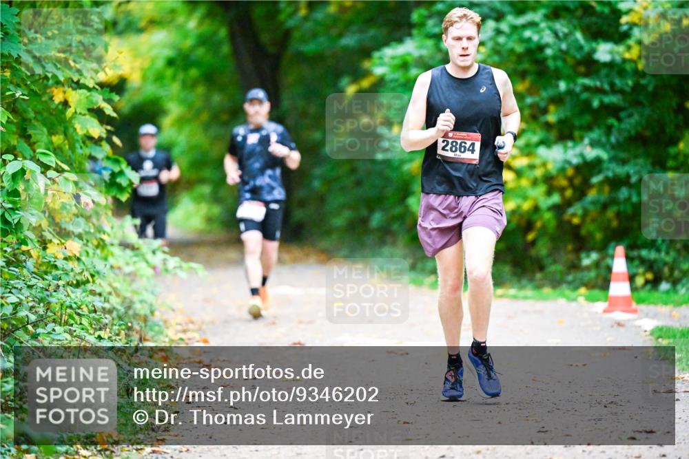 12.10.2025 - Bramfelder Halbmarathon 2025 Dr. Thomas Lammeyer http://msf.ph/oto/9346202 12.10.2025 10:19:14 Laufen 2864 meine-sportfotos.de