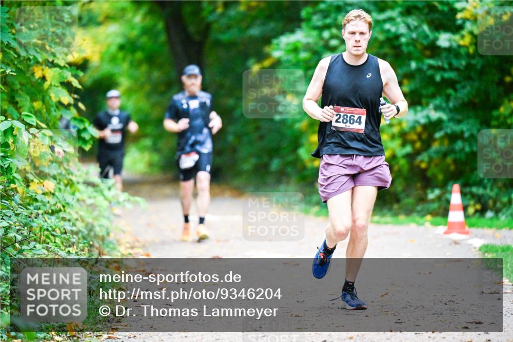 12.10.2025 - Bramfelder Halbmarathon 2025 Dr. Thomas Lammeyer http://msf.ph/oto/9346204 12.10.2025 10:19:14 Laufen 2864 meine-sportfotos.de