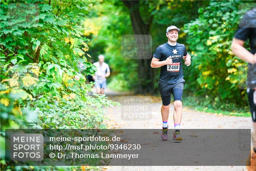 12.10.2025 - Bramfelder Halbmarathon 2025 Dr. Thomas Lammeyer http://msf.ph/oto/9346230 12.10.2025 10:19:20 Laufen 2468 meine-sportfotos.de