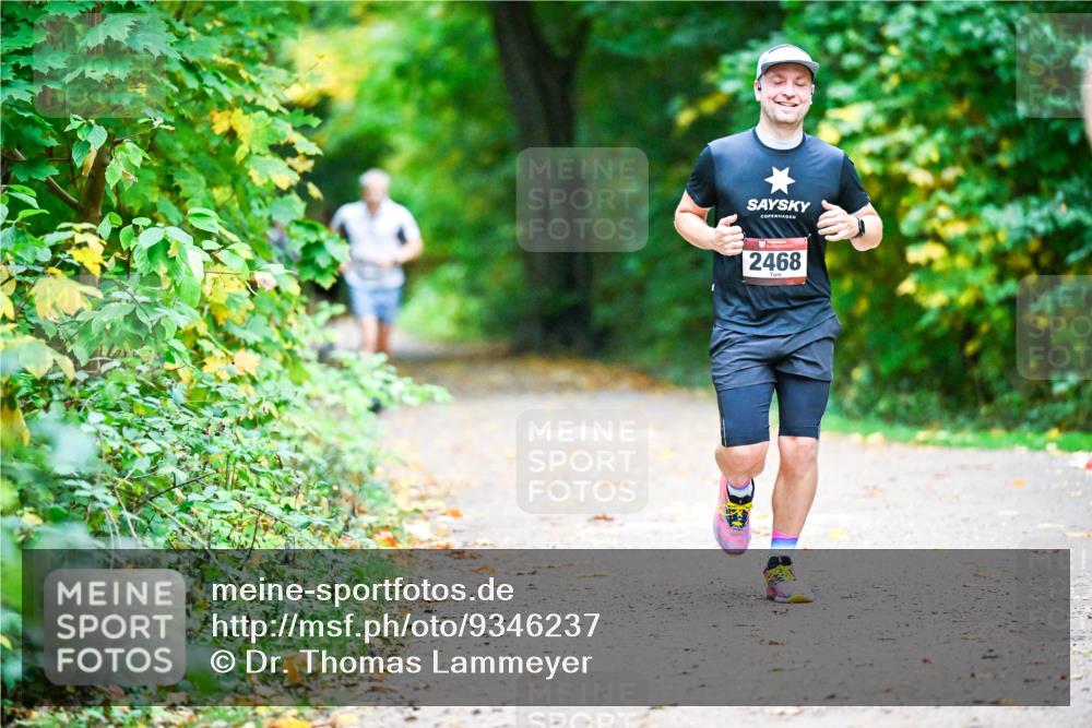 12.10.2025 - Bramfelder Halbmarathon 2025 Dr. Thomas Lammeyer http://msf.ph/oto/9346237 12.10.2025 10:19:21 Laufen 2468 meine-sportfotos.de
