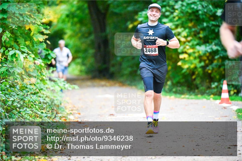 12.10.2025 - Bramfelder Halbmarathon 2025 Dr. Thomas Lammeyer http://msf.ph/oto/9346238 12.10.2025 10:19:21 Laufen 2468 meine-sportfotos.de