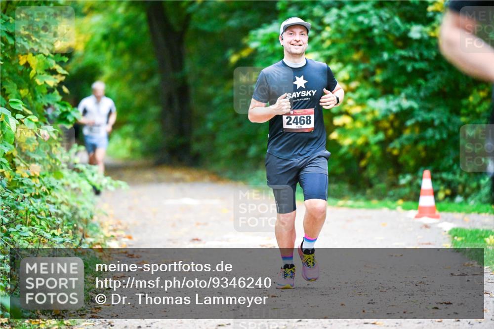 12.10.2025 - Bramfelder Halbmarathon 2025 Dr. Thomas Lammeyer http://msf.ph/oto/9346240 12.10.2025 10:19:21 Laufen 2468 meine-sportfotos.de