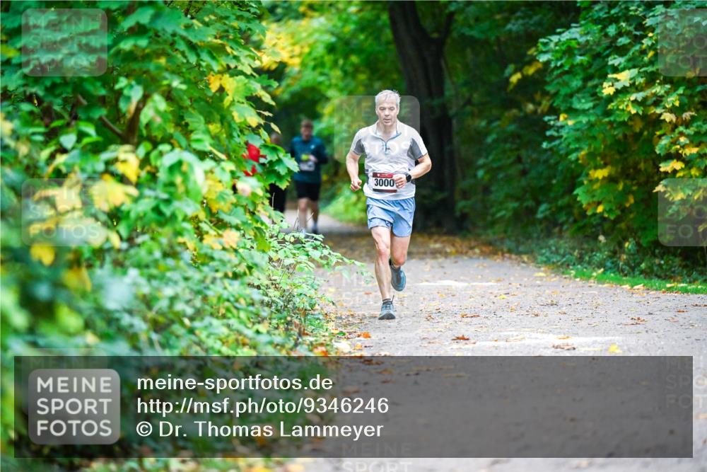12.10.2025 - Bramfelder Halbmarathon 2025 Dr. Thomas Lammeyer http://msf.ph/oto/9346246 12.10.2025 10:19:25 Laufen 3000 meine-sportfotos.de