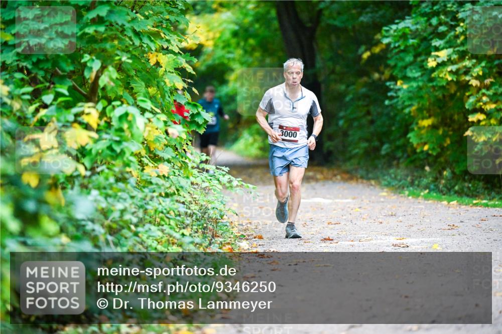 12.10.2025 - Bramfelder Halbmarathon 2025 Dr. Thomas Lammeyer http://msf.ph/oto/9346250 12.10.2025 10:19:27 Laufen 3000 meine-sportfotos.de