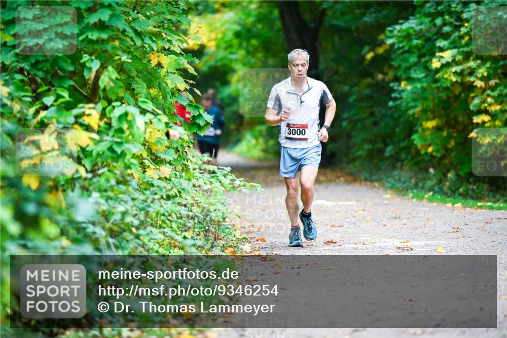 12.10.2025 - Bramfelder Halbmarathon 2025 Dr. Thomas Lammeyer http://msf.ph/oto/9346254 12.10.2025 10:19:27 Laufen 3000 meine-sportfotos.de