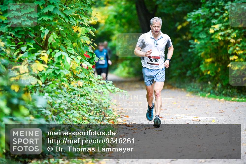 12.10.2025 - Bramfelder Halbmarathon 2025 Dr. Thomas Lammeyer http://msf.ph/oto/9346261 12.10.2025 10:19:28 Laufen 3000 meine-sportfotos.de