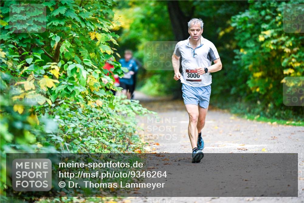 12.10.2025 - Bramfelder Halbmarathon 2025 Dr. Thomas Lammeyer http://msf.ph/oto/9346264 12.10.2025 10:19:29 Laufen 3006 meine-sportfotos.de