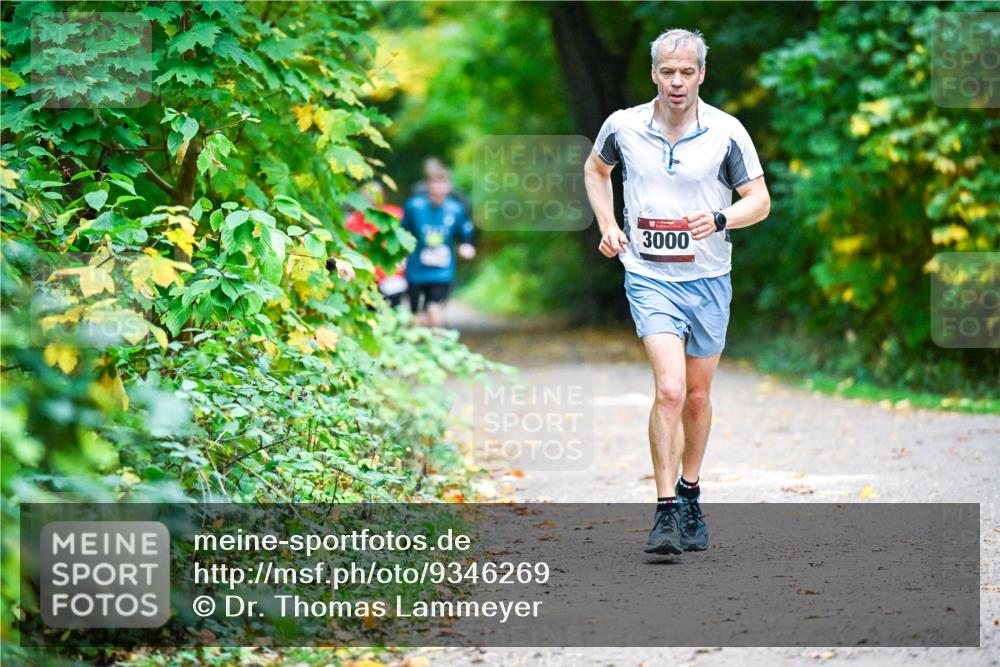 12.10.2025 - Bramfelder Halbmarathon 2025 Dr. Thomas Lammeyer http://msf.ph/oto/9346269 12.10.2025 10:19:29 Laufen 3000 meine-sportfotos.de