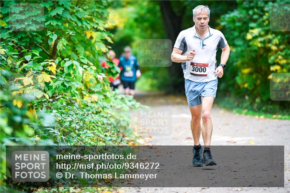12.10.2025 - Bramfelder Halbmarathon 2025 Dr. Thomas Lammeyer http://msf.ph/oto/9346272 12.10.2025 10:19:30 Laufen 3000 meine-sportfotos.de