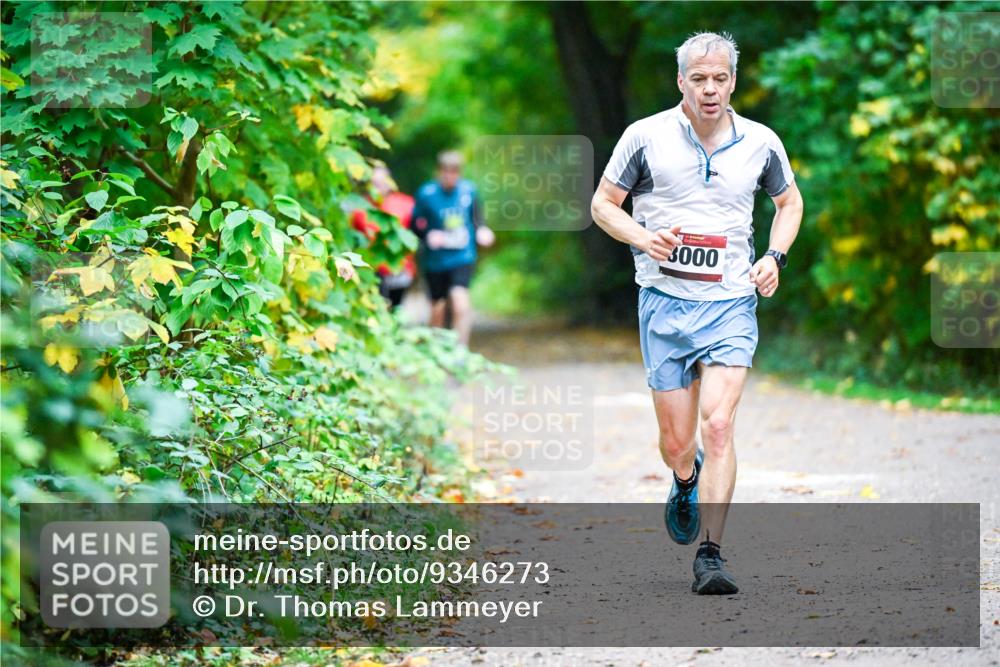 12.10.2025 - Bramfelder Halbmarathon 2025 Dr. Thomas Lammeyer http://msf.ph/oto/9346273 12.10.2025 10:19:30 Laufen 3000 meine-sportfotos.de