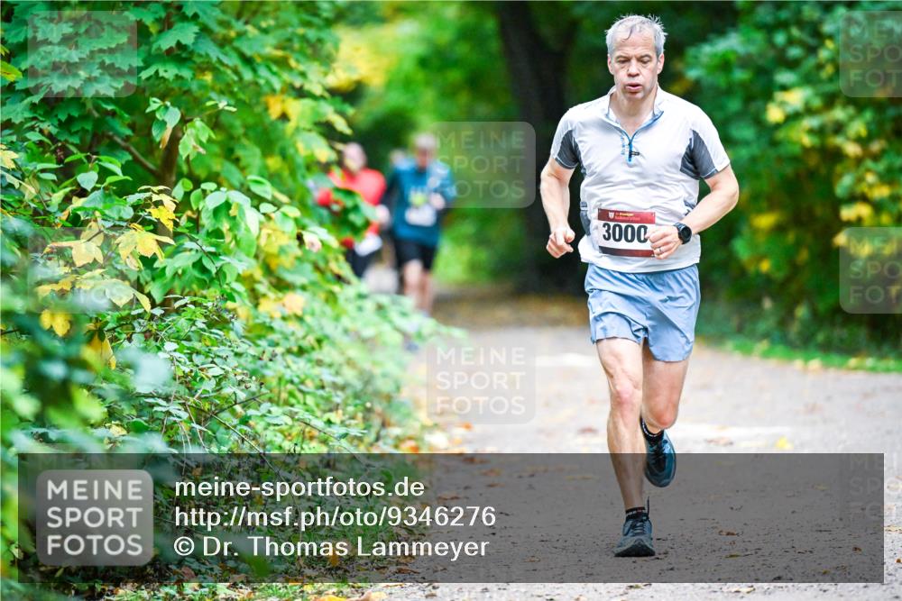 12.10.2025 - Bramfelder Halbmarathon 2025 Dr. Thomas Lammeyer http://msf.ph/oto/9346276 12.10.2025 10:19:30 Laufen 3000 meine-sportfotos.de