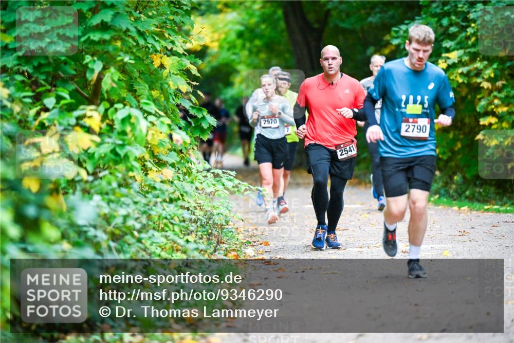 12.10.2025 - Bramfelder Halbmarathon 2025 Dr. Thomas Lammeyer http://msf.ph/oto/9346290 12.10.2025 10:19:37 Laufen 2970, 2541, 2025, 2790 meine-sportfotos.de
