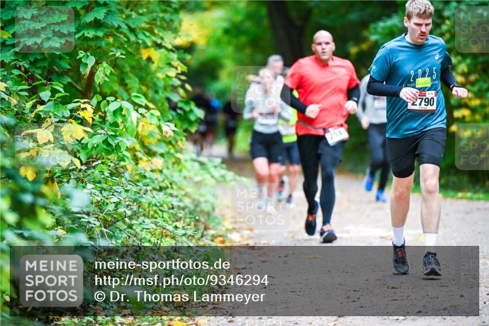 12.10.2025 - Bramfelder Halbmarathon 2025 Dr. Thomas Lammeyer http://msf.ph/oto/9346294 12.10.2025 10:19:38 Laufen 2025, 254, 875, 2790 meine-sportfotos.de