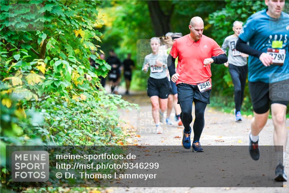 12.10.2025 - Bramfelder Halbmarathon 2025 Dr. Thomas Lammeyer http://msf.ph/oto/9346299 12.10.2025 10:19:39 Laufen 2970, 2541, 3925, 2790 meine-sportfotos.de