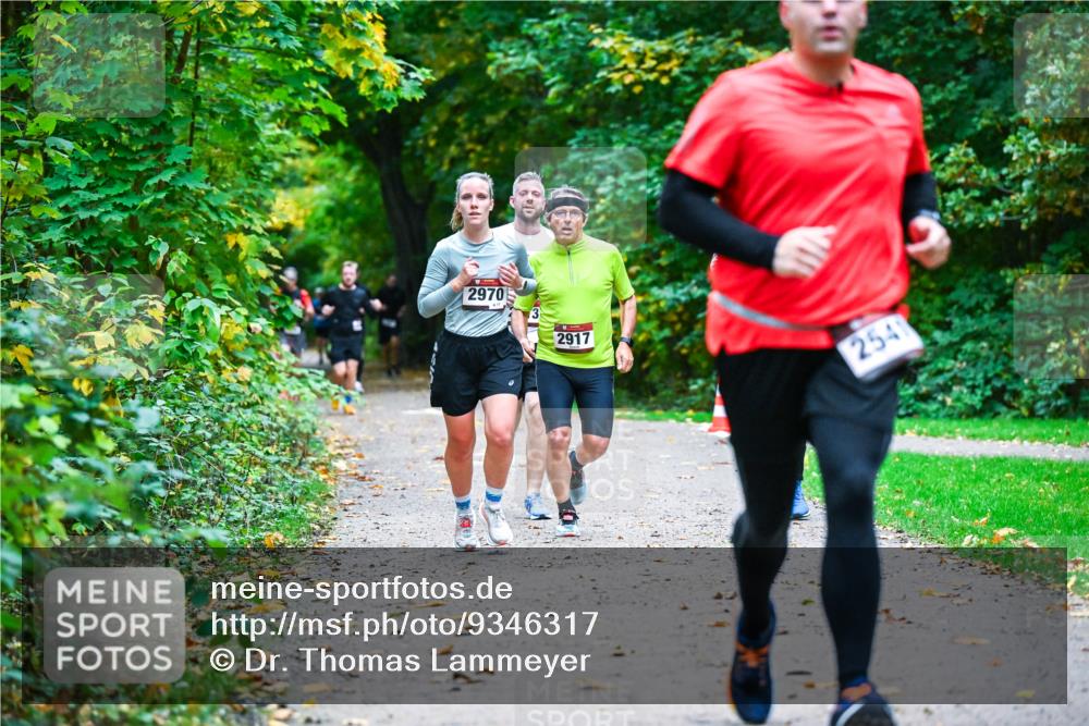 12.10.2025 - Bramfelder Halbmarathon 2025 Dr. Thomas Lammeyer http://msf.ph/oto/9346317 12.10.2025 10:19:43 Laufen 2970, 2917, 2541 meine-sportfotos.de
