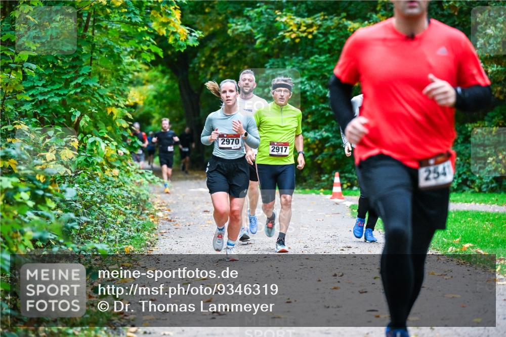 12.10.2025 - Bramfelder Halbmarathon 2025 Dr. Thomas Lammeyer http://msf.ph/oto/9346319 12.10.2025 10:19:43 Laufen 2970, 2917, 2541 meine-sportfotos.de
