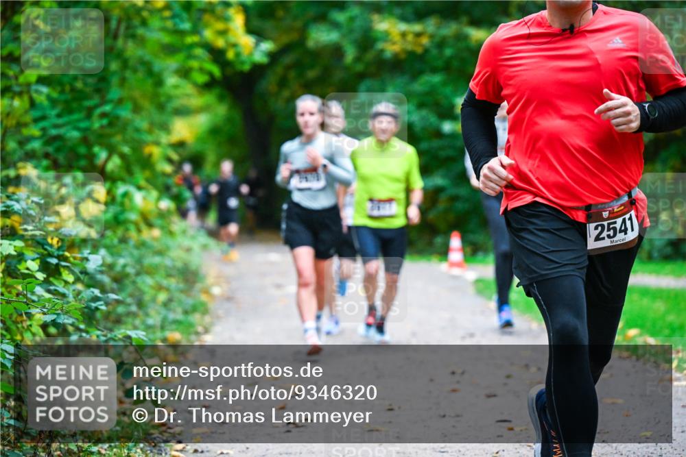 12.10.2025 - Bramfelder Halbmarathon 2025 Dr. Thomas Lammeyer http://msf.ph/oto/9346320 12.10.2025 10:19:43 Laufen 2541 meine-sportfotos.de