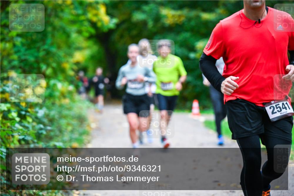 12.10.2025 - Bramfelder Halbmarathon 2025 Dr. Thomas Lammeyer http://msf.ph/oto/9346321 12.10.2025 10:19:43 Laufen 2541 meine-sportfotos.de