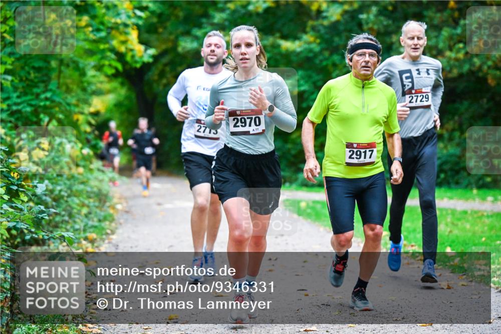 12.10.2025 - Bramfelder Halbmarathon 2025 Dr. Thomas Lammeyer http://msf.ph/oto/9346331 12.10.2025 10:19:45 Laufen 2713, 2970, 77, 2917, 2729 meine-sportfotos.de