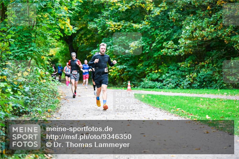 12.10.2025 - Bramfelder Halbmarathon 2025 Dr. Thomas Lammeyer http://msf.ph/oto/9346350 12.10.2025 10:19:50 Laufen 2685 meine-sportfotos.de
