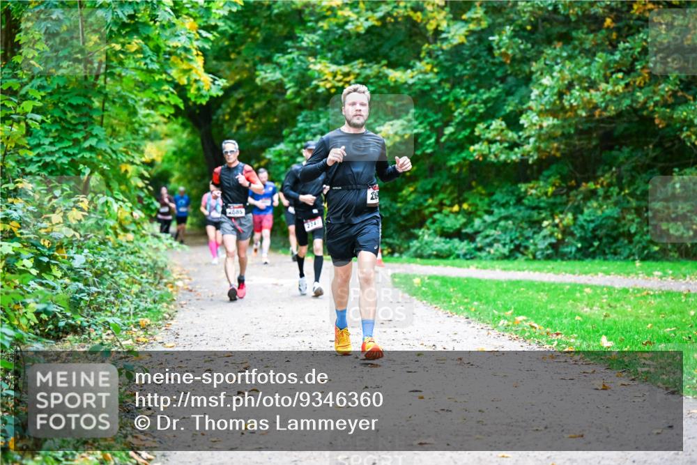 12.10.2025 - Bramfelder Halbmarathon 2025 Dr. Thomas Lammeyer http://msf.ph/oto/9346360 12.10.2025 10:19:51 Laufen 2685, 274, 28 meine-sportfotos.de
