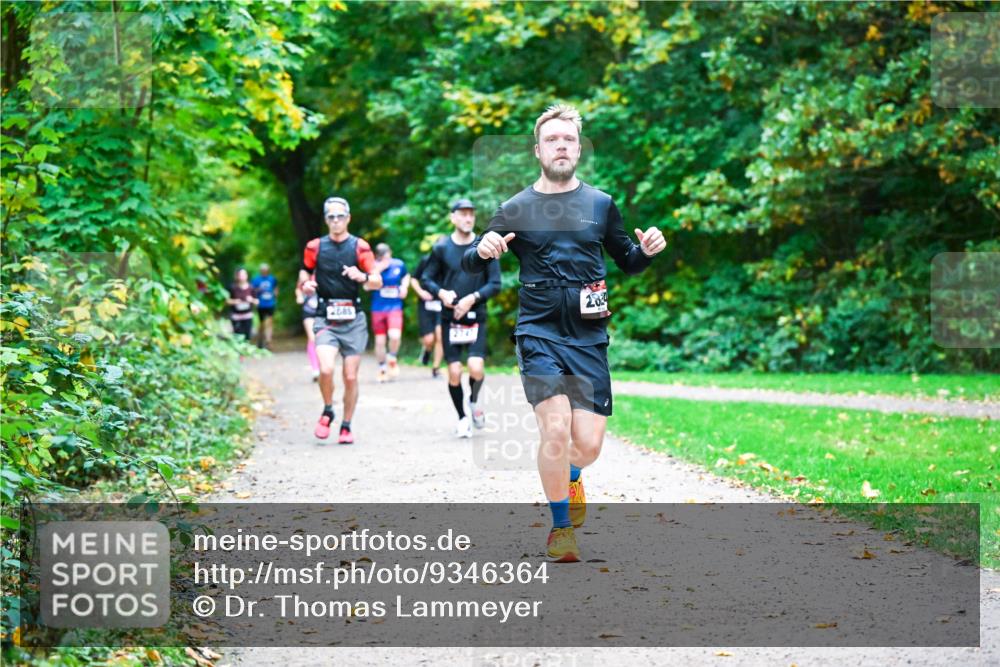 12.10.2025 - Bramfelder Halbmarathon 2025 Dr. Thomas Lammeyer http://msf.ph/oto/9346364 12.10.2025 10:19:52 Laufen 2741, 282 meine-sportfotos.de