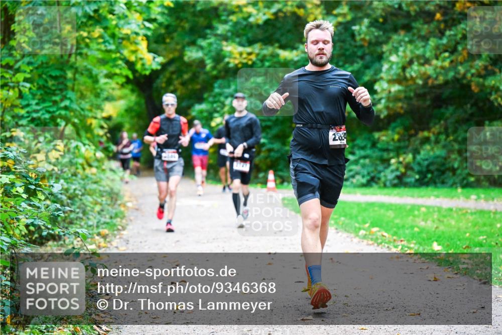 12.10.2025 - Bramfelder Halbmarathon 2025 Dr. Thomas Lammeyer http://msf.ph/oto/9346368 12.10.2025 10:19:52 Laufen 282 meine-sportfotos.de
