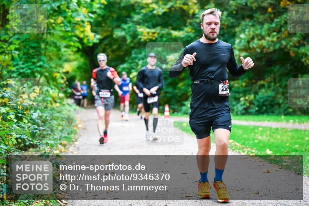 12.10.2025 - Bramfelder Halbmarathon 2025 Dr. Thomas Lammeyer http://msf.ph/oto/9346370 12.10.2025 10:19:52 Laufen 282 meine-sportfotos.de