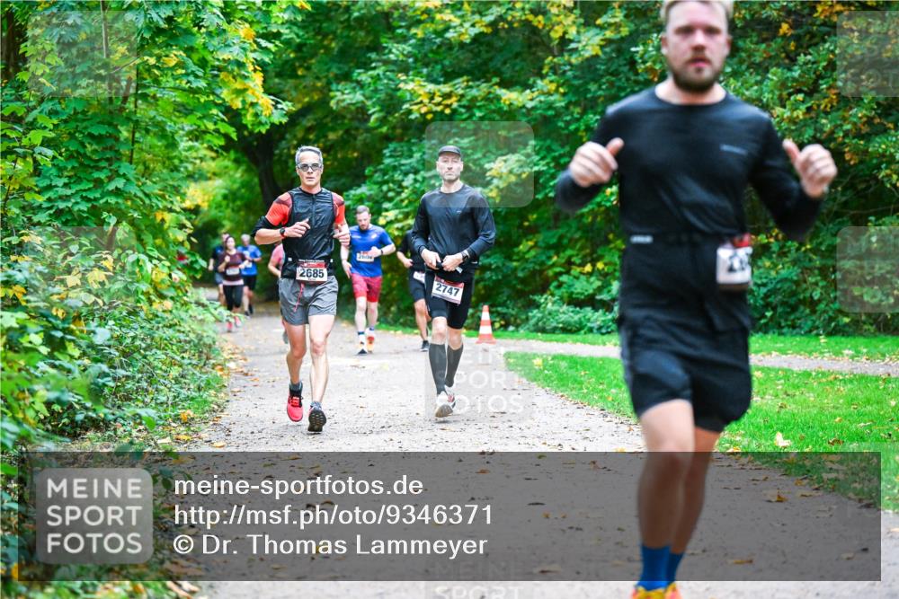 12.10.2025 - Bramfelder Halbmarathon 2025 Dr. Thomas Lammeyer http://msf.ph/oto/9346371 12.10.2025 10:19:53 Laufen 2747, 2685 meine-sportfotos.de