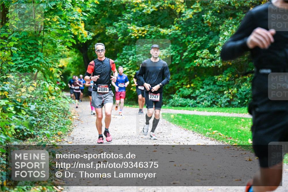 12.10.2025 - Bramfelder Halbmarathon 2025 Dr. Thomas Lammeyer http://msf.ph/oto/9346375 12.10.2025 10:19:53 Laufen 2685, 2747 meine-sportfotos.de