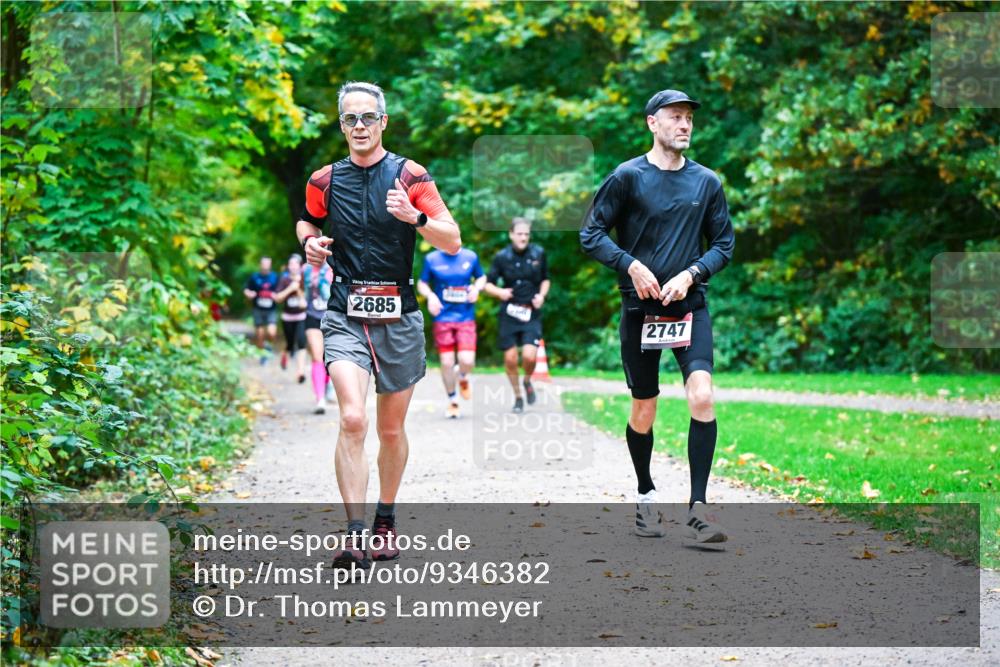 12.10.2025 - Bramfelder Halbmarathon 2025 Dr. Thomas Lammeyer http://msf.ph/oto/9346382 12.10.2025 10:19:54 Laufen 2685, 2747 meine-sportfotos.de
