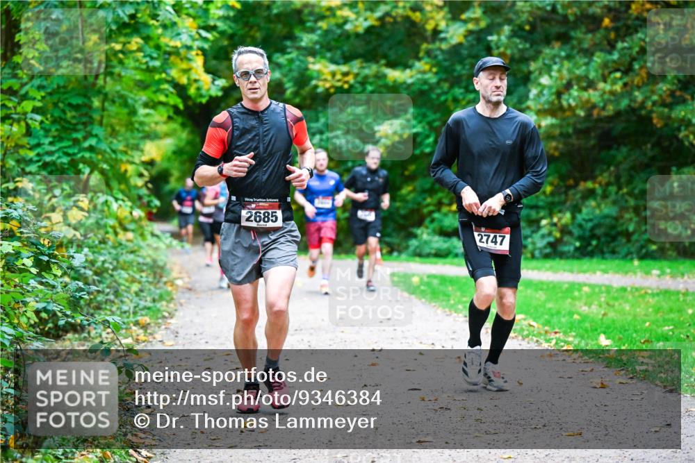12.10.2025 - Bramfelder Halbmarathon 2025 Dr. Thomas Lammeyer http://msf.ph/oto/9346384 12.10.2025 10:19:55 Laufen 2685, 2747 meine-sportfotos.de