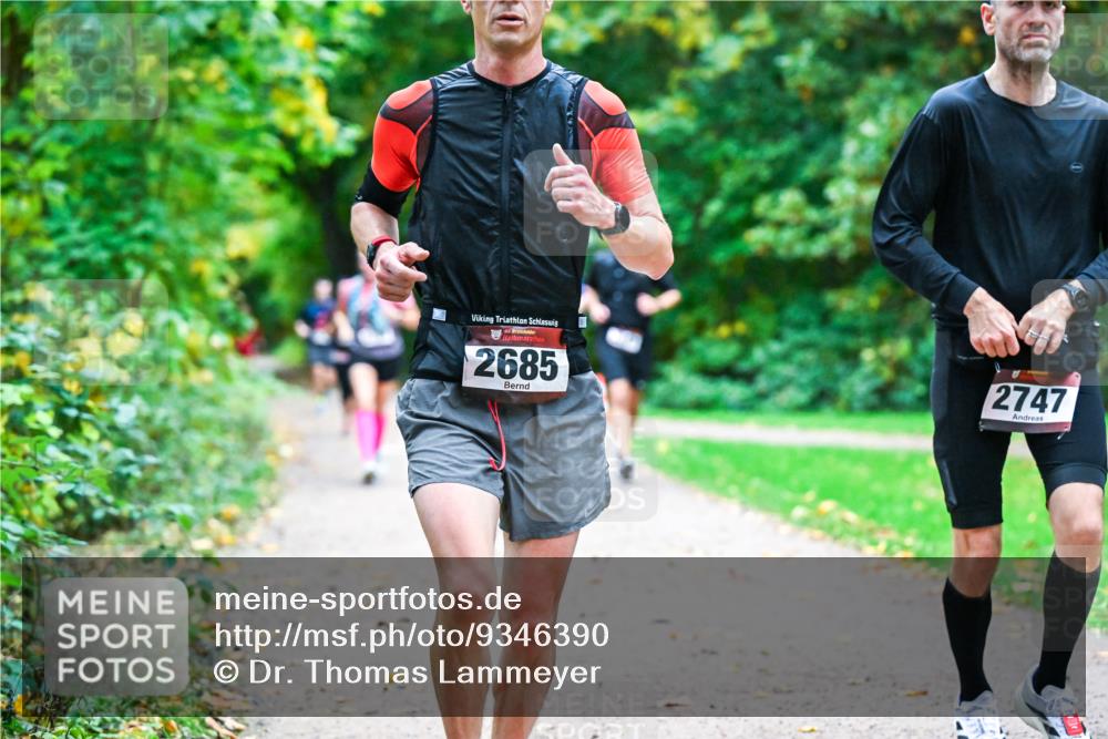 12.10.2025 - Bramfelder Halbmarathon 2025 Dr. Thomas Lammeyer http://msf.ph/oto/9346390 12.10.2025 10:19:56 Laufen 4, 2685, 0, 2747 meine-sportfotos.de