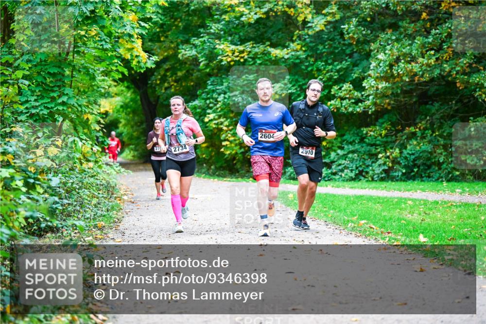 12.10.2025 - Bramfelder Halbmarathon 2025 Dr. Thomas Lammeyer http://msf.ph/oto/9346398 12.10.2025 10:19:57 Laufen 2604, 27, 2734, 2910 meine-sportfotos.de