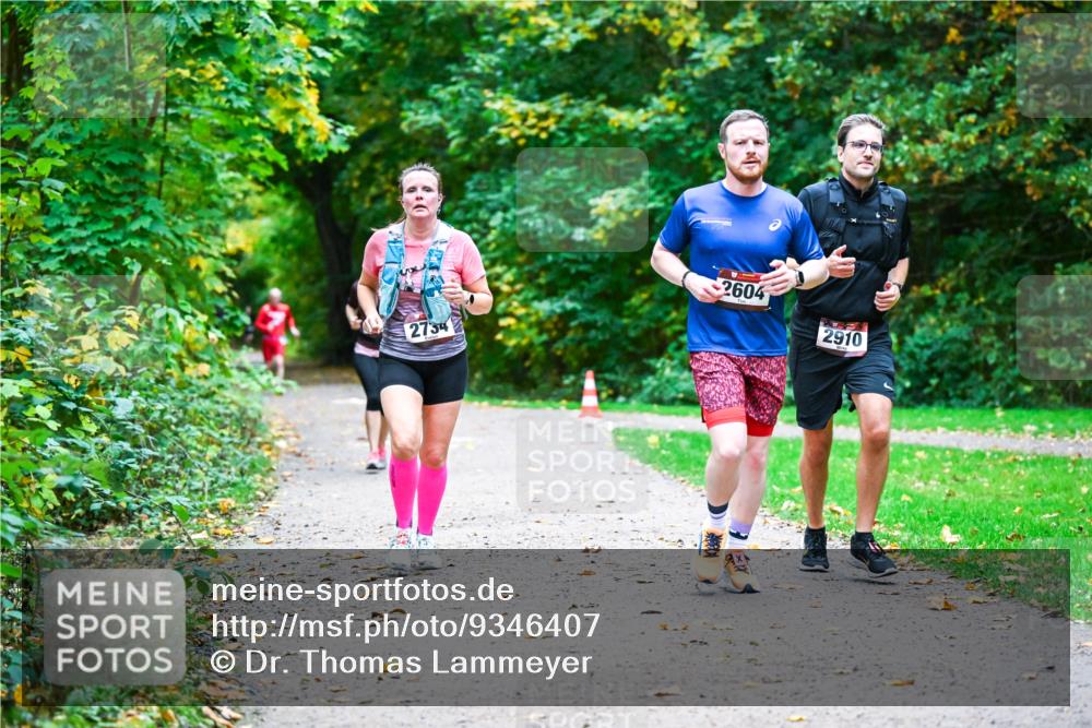 12.10.2025 - Bramfelder Halbmarathon 2025 Dr. Thomas Lammeyer http://msf.ph/oto/9346407 12.10.2025 10:19:58 Laufen 2734, 2604, 2910 meine-sportfotos.de