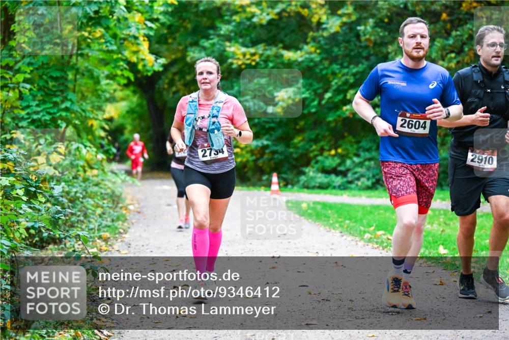 12.10.2025 - Bramfelder Halbmarathon 2025 Dr. Thomas Lammeyer http://msf.ph/oto/9346412 12.10.2025 10:19:59 Laufen 2754, 2604, 2910 meine-sportfotos.de