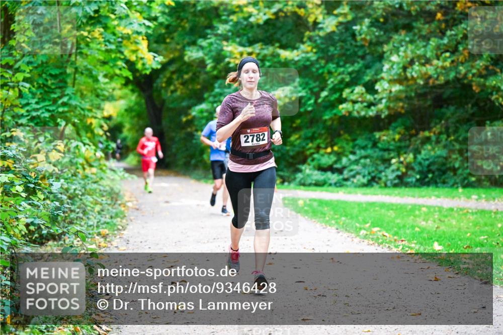 12.10.2025 - Bramfelder Halbmarathon 2025 Dr. Thomas Lammeyer http://msf.ph/oto/9346428 12.10.2025 10:20:02 Laufen 2782 meine-sportfotos.de