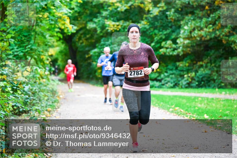 12.10.2025 - Bramfelder Halbmarathon 2025 Dr. Thomas Lammeyer http://msf.ph/oto/9346432 12.10.2025 10:20:02 Laufen 2782 meine-sportfotos.de