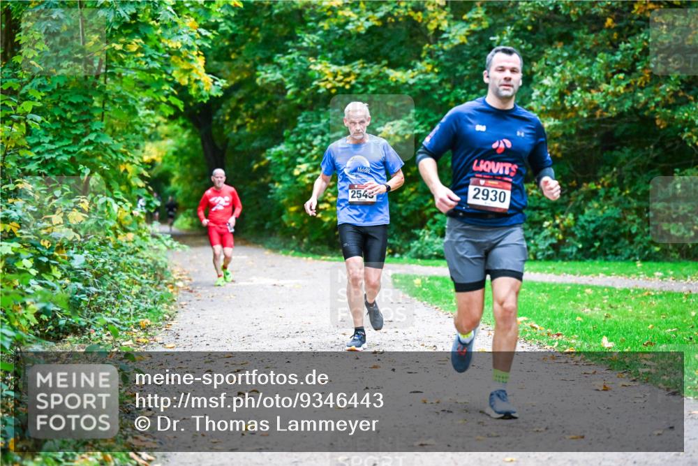 12.10.2025 - Bramfelder Halbmarathon 2025 Dr. Thomas Lammeyer http://msf.ph/oto/9346443 12.10.2025 10:20:04 Laufen 254, 2930 meine-sportfotos.de