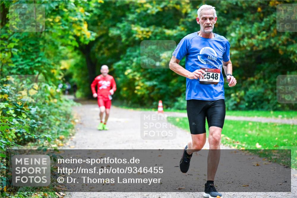 12.10.2025 - Bramfelder Halbmarathon 2025 Dr. Thomas Lammeyer http://msf.ph/oto/9346455 12.10.2025 10:20:06 Laufen 2548 meine-sportfotos.de