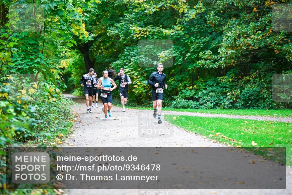 12.10.2025 - Bramfelder Halbmarathon 2025 Dr. Thomas Lammeyer http://msf.ph/oto/9346478 12.10.2025 10:20:24 Laufen 1988, 2872, 2714, 2758, 2563, 15, 2850 meine-sportfotos.de