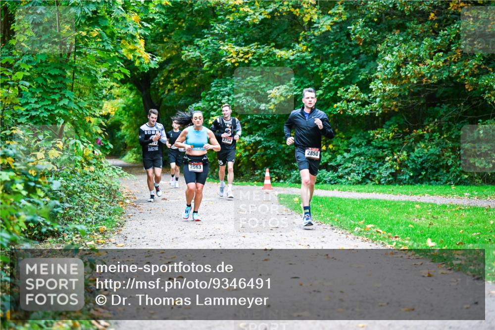 12.10.2025 - Bramfelder Halbmarathon 2025 Dr. Thomas Lammeyer http://msf.ph/oto/9346491 12.10.2025 10:20:26 Laufen 2758, 2563, 15, 2850 meine-sportfotos.de