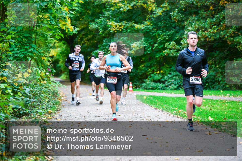 12.10.2025 - Bramfelder Halbmarathon 2025 Dr. Thomas Lammeyer http://msf.ph/oto/9346502 12.10.2025 10:20:28 Laufen 2872, 2758, 2850, 2563 meine-sportfotos.de